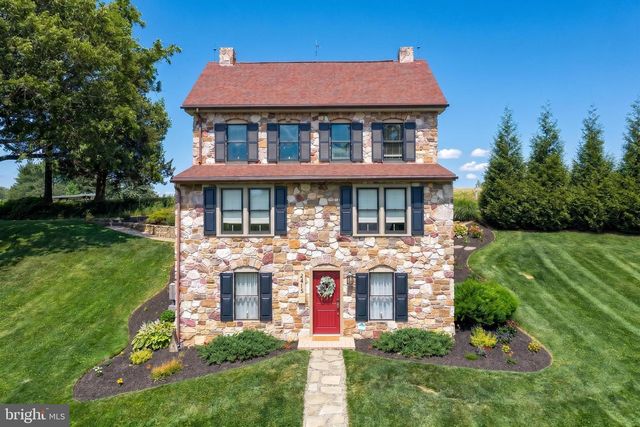 2415 CLEARVIEW LN, Spring Grove, PA 17362