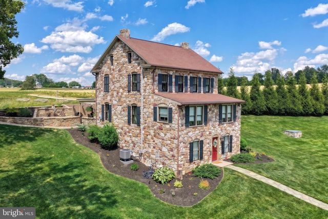 2415 CLEARVIEW LN, Spring Grove, PA 17362