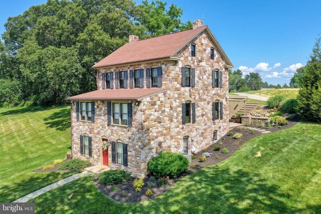 2415 CLEARVIEW LN, Spring Grove, PA 17362