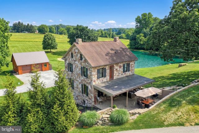 2415 CLEARVIEW LN, Spring Grove, PA 17362