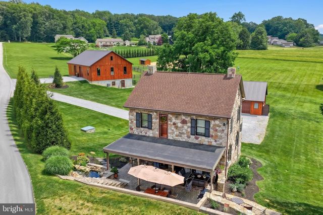 2415 CLEARVIEW LN, Spring Grove, PA 17362