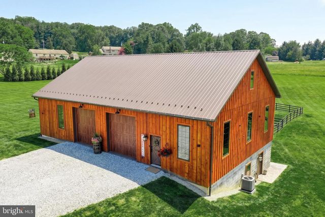 2415 CLEARVIEW LN, Spring Grove, PA 17362