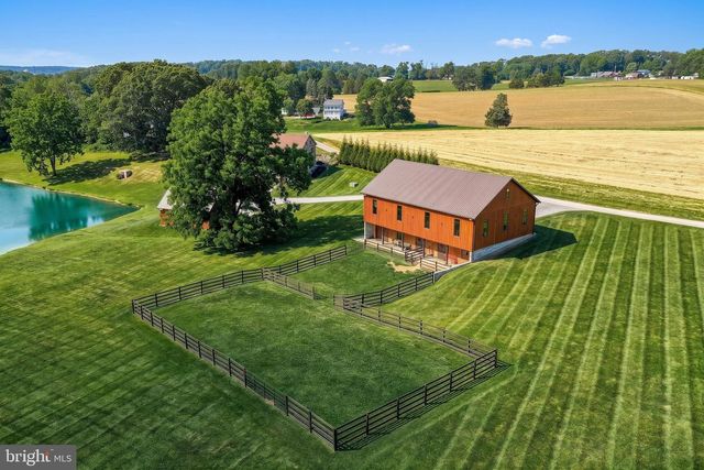 2415 CLEARVIEW LN, Spring Grove, PA 17362