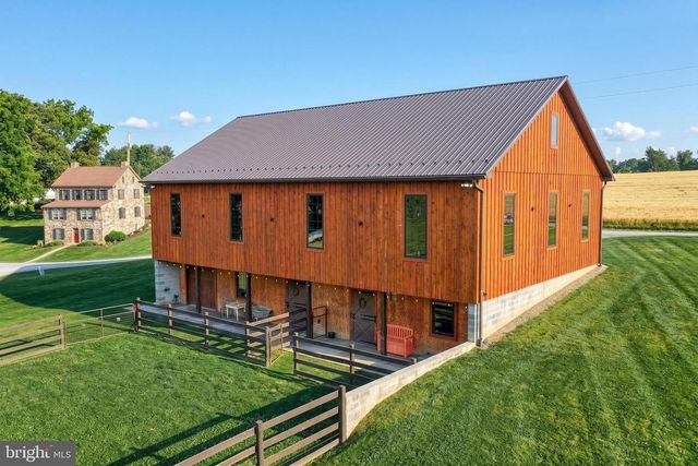 2415 CLEARVIEW LN, Spring Grove, PA 17362