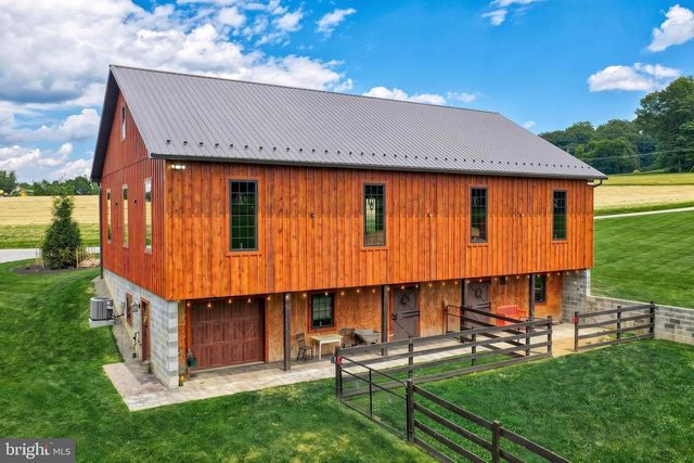 2415 CLEARVIEW LN, Spring Grove, PA 17362