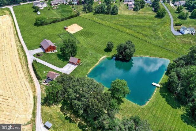 2415 CLEARVIEW LN, Spring Grove, PA 17362