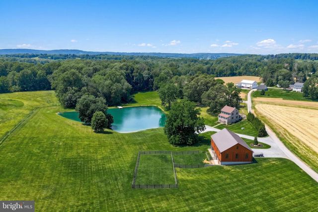 2415 CLEARVIEW LN, Spring Grove, PA 17362