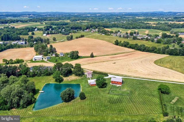 2415 CLEARVIEW LN, Spring Grove, PA 17362