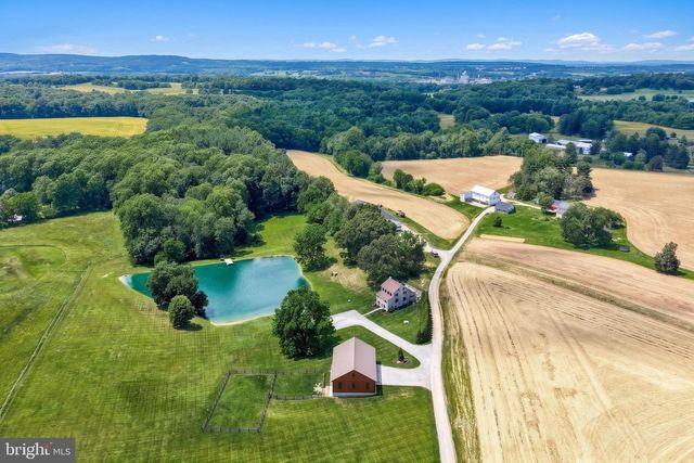 2415 CLEARVIEW LN, Spring Grove, PA 17362