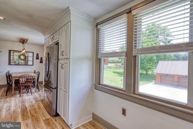 2415 CLEARVIEW LN, Spring Grove, PA 17362