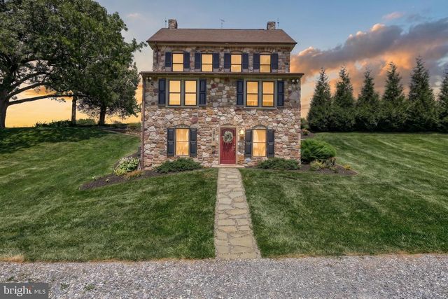 2415 CLEARVIEW LN, Spring Grove, PA 17362