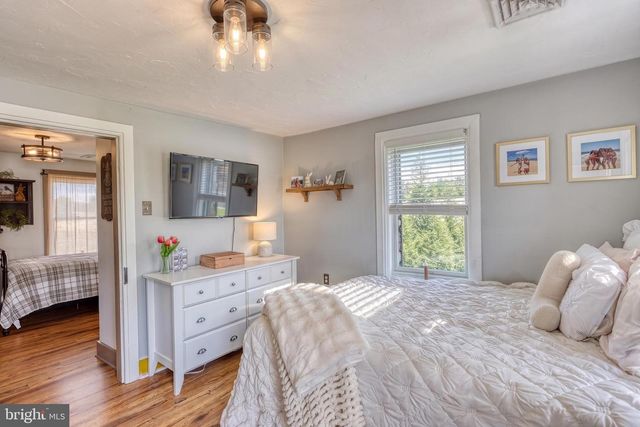 2415 CLEARVIEW LN, Spring Grove, PA 17362
