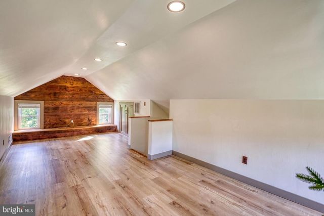 2415 CLEARVIEW LN, Spring Grove, PA 17362