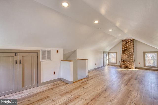 2415 CLEARVIEW LN, Spring Grove, PA 17362