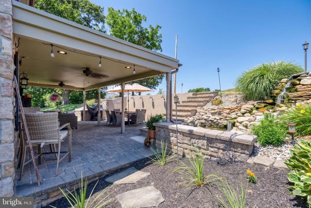 2415 CLEARVIEW LN, Spring Grove, PA 17362
