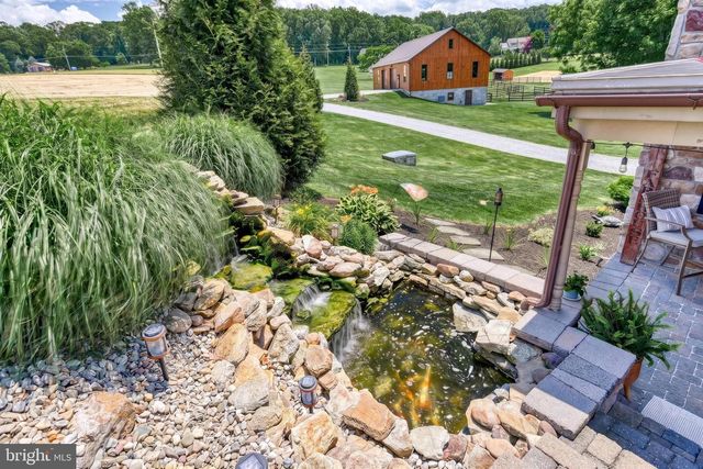 2415 CLEARVIEW LN, Spring Grove, PA 17362