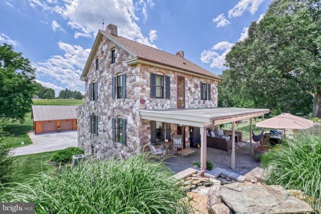 2415 CLEARVIEW LN, Spring Grove, PA 17362