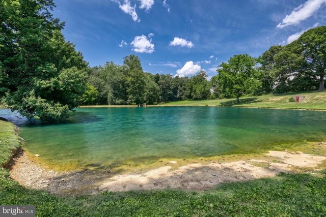 2415 CLEARVIEW LN, Spring Grove, PA 17362
