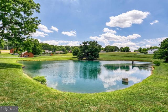 2415 CLEARVIEW LN, Spring Grove, PA 17362