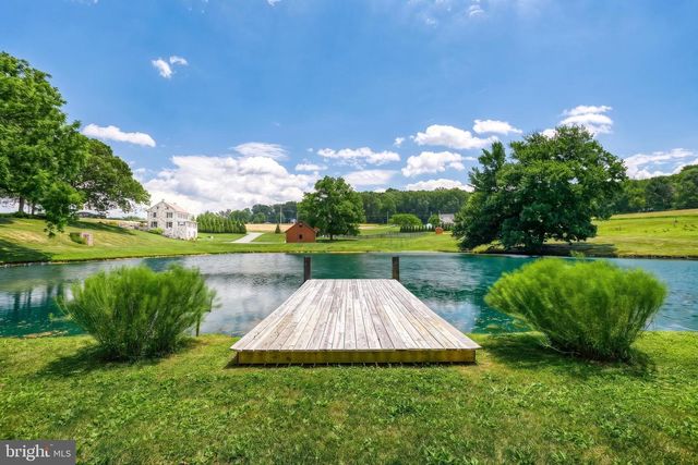 2415 CLEARVIEW LN, Spring Grove, PA 17362