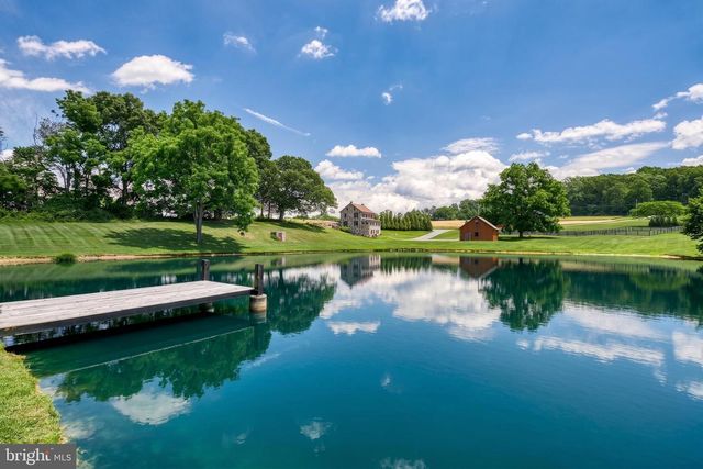 2415 CLEARVIEW LN, Spring Grove, PA 17362