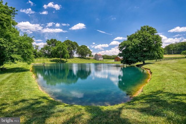 2415 CLEARVIEW LN, Spring Grove, PA 17362