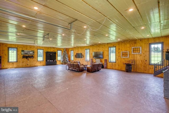 2415 CLEARVIEW LN, Spring Grove, PA 17362