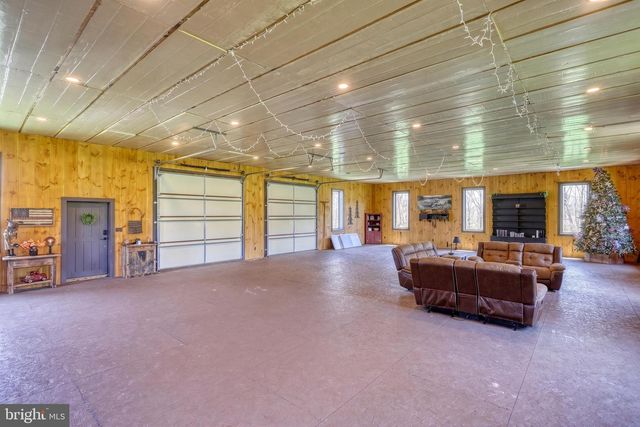 2415 CLEARVIEW LN, Spring Grove, PA 17362