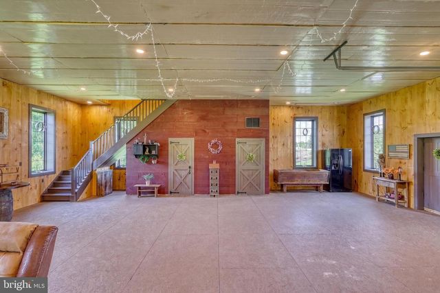 2415 CLEARVIEW LN, Spring Grove, PA 17362