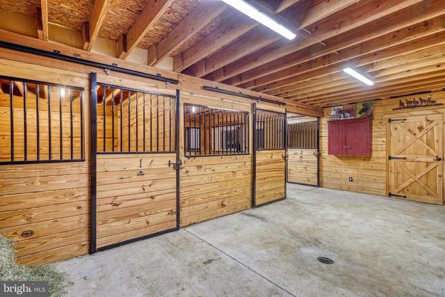 2415 CLEARVIEW LN, Spring Grove, PA 17362