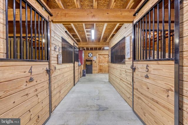 2415 CLEARVIEW LN, Spring Grove, PA 17362