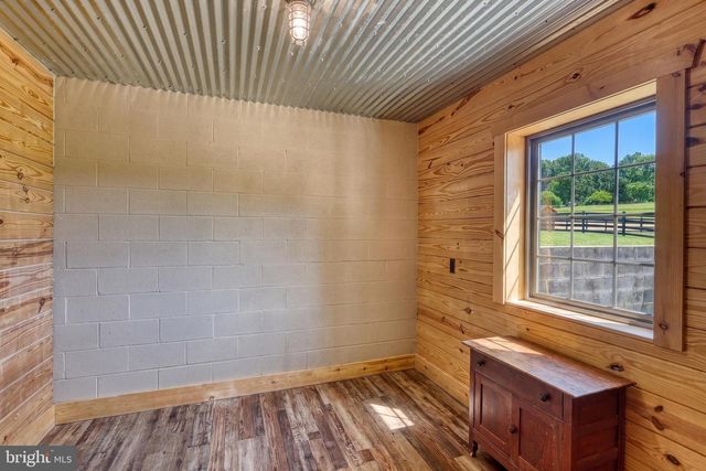 2415 CLEARVIEW LN, Spring Grove, PA 17362