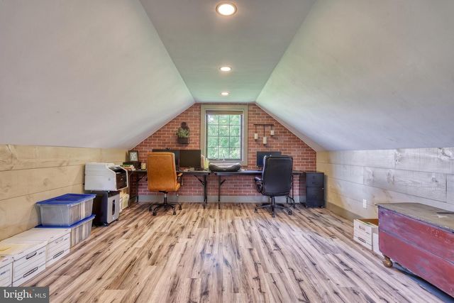 2415 CLEARVIEW LN, Spring Grove, PA 17362