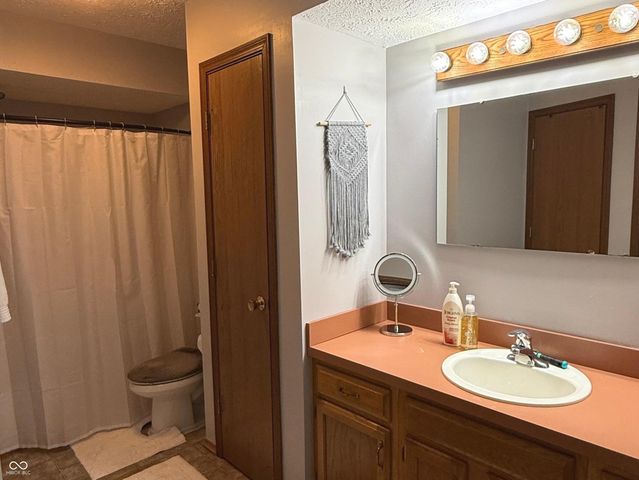 1204 Paradise Way N B, Greenwood, IN 46143