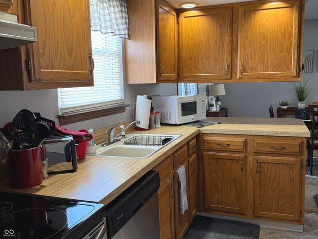 1204 Paradise Way N B, Greenwood, IN 46143