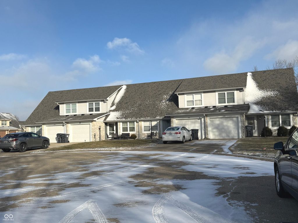 1204 Paradise Way N B, Greenwood, IN 46143