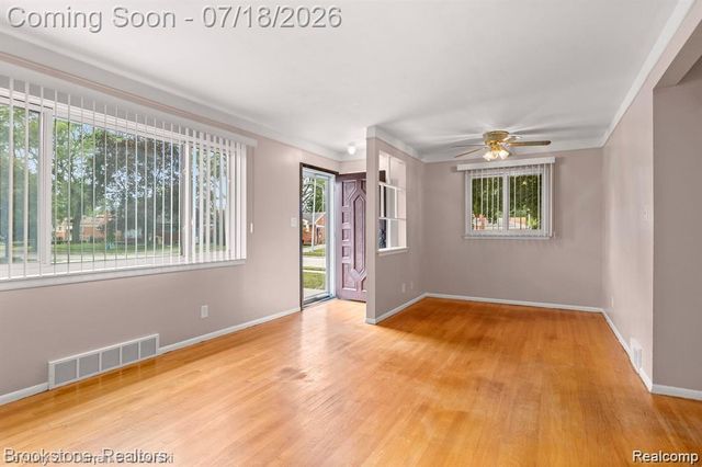 32624 Windsor Street, Garden City, MI 48135