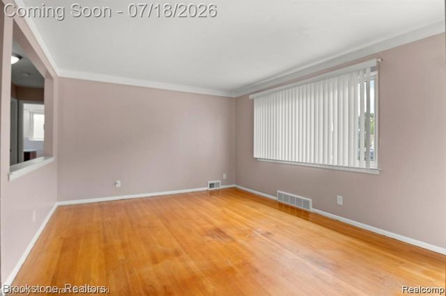 32624 Windsor Street, Garden City, MI 48135