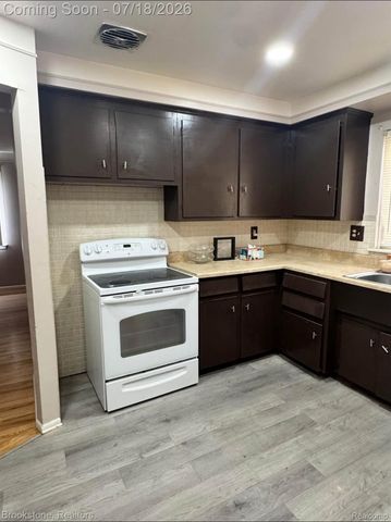 32624 Windsor Street, Garden City, MI 48135