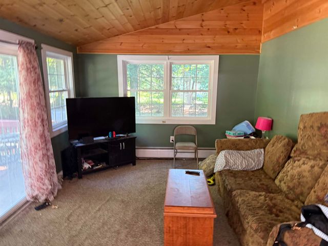 74 Robbins Road, Wilton, NH 03086
