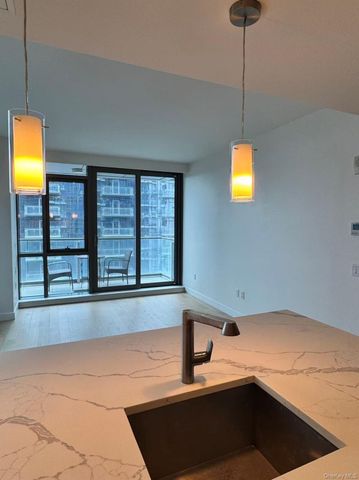 13437 35th Avenue 11K, Flushing, NY 11354