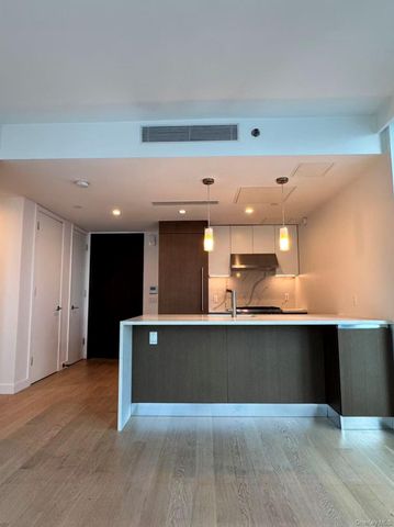 13437 35th Avenue 11K, Flushing, NY 11354