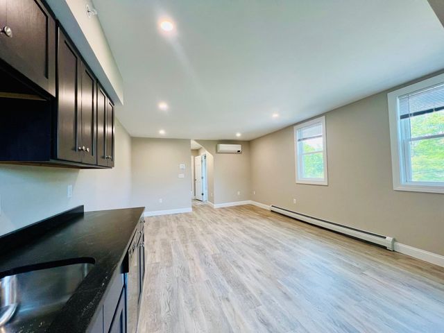 58-60 Mineral Street 58 C, Reading, MA 01867