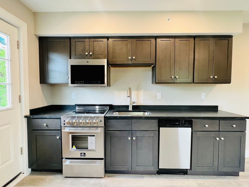 58-60 Mineral Street 58 C, Reading, MA 01867