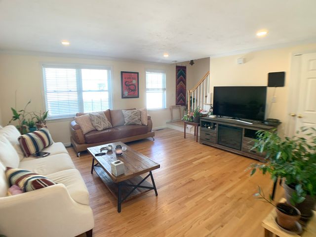 38 Gordon St. 38, Waltham, MA 02453