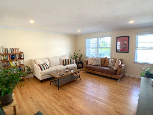 38 Gordon St. 38, Waltham, MA 02453