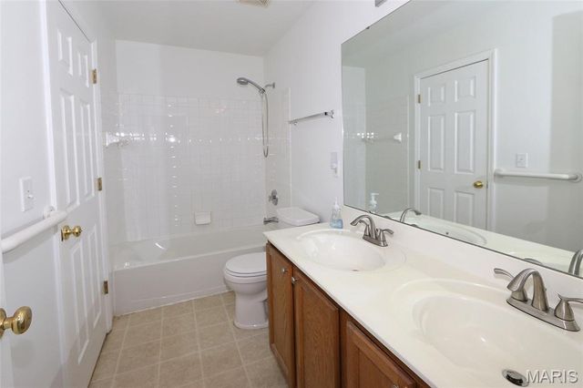 4926 Hurstborough Court, Hazelwood, MO 63042