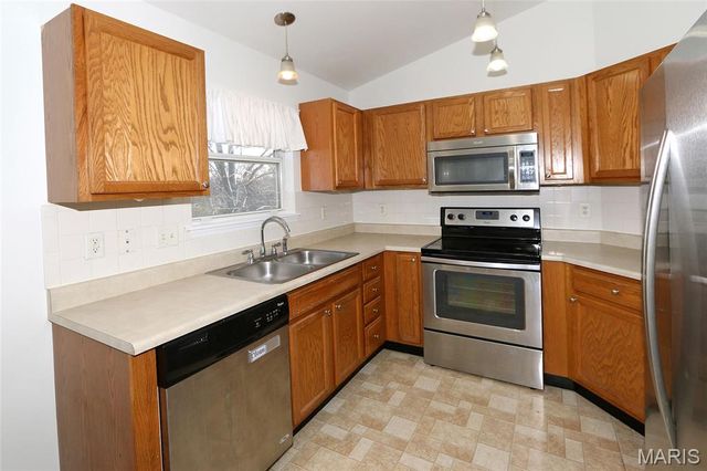 4926 Hurstborough Court, Hazelwood, MO 63042