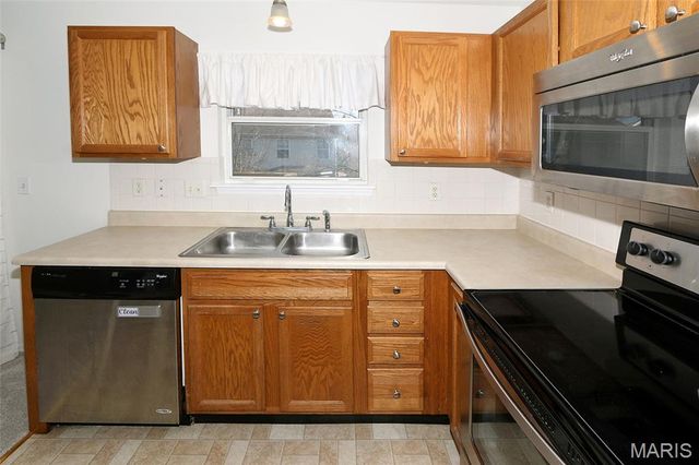 4926 Hurstborough Court, Hazelwood, MO 63042