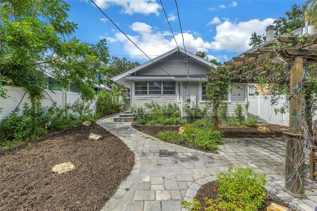 236 9TH AVENUE NE, St Petersburg, FL 33701